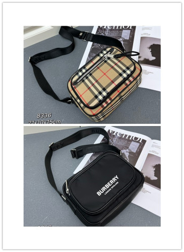 Burberry Classic Large Capacity Camera Bag Crossbody Bag Size: 21 × 10 × 15.5 CM