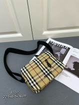 Burberry Classic 3D Letter Logo Grid Paddy Bag Crossbody Bag Size: 22.5 x 6.5 x 16 CM