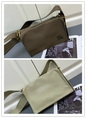Burberry Classic New Embroidered War Horse Tote Bag Size: 25 x 8 x 16 CM