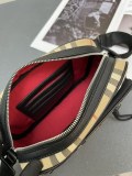 Burberry Classic Large Capacity Camera Bag Crossbody Bag Size: 21 × 10 × 15.5 CM