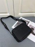 Burberry Classic Large Capacity Camera Bag Crossbody Bag Size: 21 × 10 × 15.5 CM