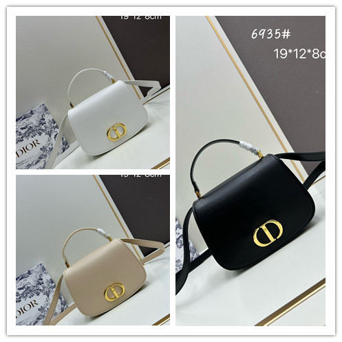 Dior Classic Montaigne Avenue Handbag Size: 19 x 12 x 8 CM