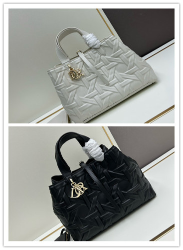 Dior Classic Letter Accessory Oversized Diamond Grid Leather Handbag Size: 23x15x15CM
