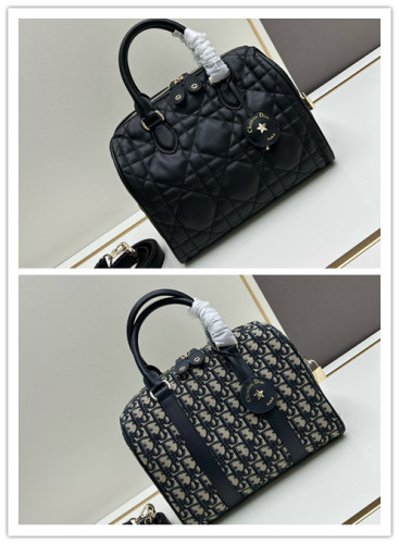 Dior Classic Letter Accessories Diamond Grid Casual Handbag Size: 25x16x14CM