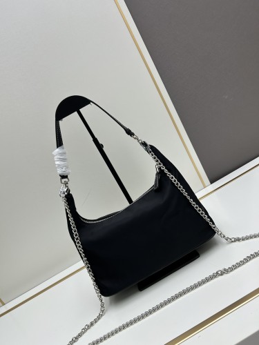 Prada Classic Nylon Versatile Underarm Bag with Chain Strap Crossbody Bag Size: 26x15x11 CM