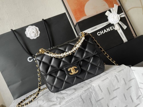 Chanel Classic Pearl Chain Shoulder Bag Crossbody Bag Size: 14.5 × 19.5 × 7.5 CM
