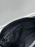 Prada Classic Nylon Versatile Underarm Bag with Chain Strap Crossbody Bag Size: 26x15x11 CM