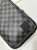 Louis Vuitton Classic Chessboard Pattern Shoulder Bag Size: 20x31x7CM