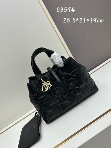 Dior Classic Letter Accessory Oversized Diamond Grid Leather Handbag Size: 28.5x19x21CM