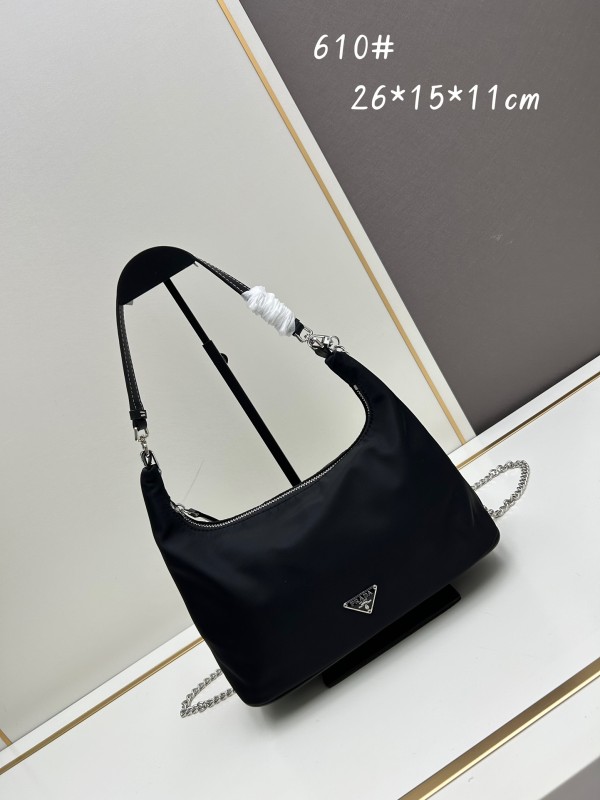 Prada Classic Nylon Versatile Underarm Bag with Chain Strap Crossbody Bag Size: 26x15x11 CM
