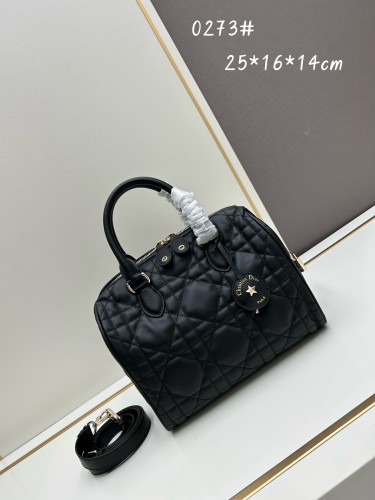 Dior Classic Letter Accessories Diamond Grid Casual Handbag Size: 25x16x14CM