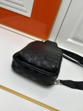 Louis Vuitton Classic Chessboard Pattern Shoulder Bag Size: 20x31x7CM