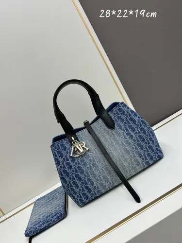 Dior Classic Casual Denim Handbag Size: 28.5 x 21.5 x 19 CM