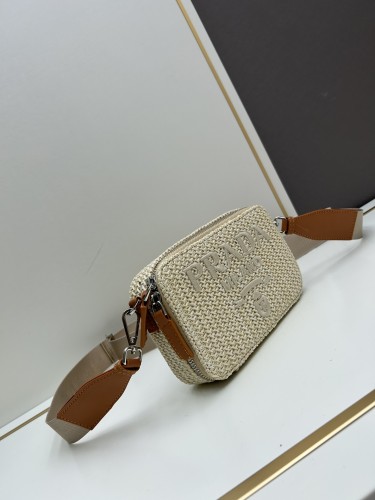 Prada Simple Fashion Straw Camera Bag Size: 20x12x6 CM