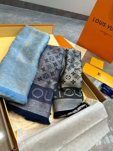 Louis Vuitton Classic Logo Jacquard Versatile Shawl Scarf Size: 140 * 140 CM