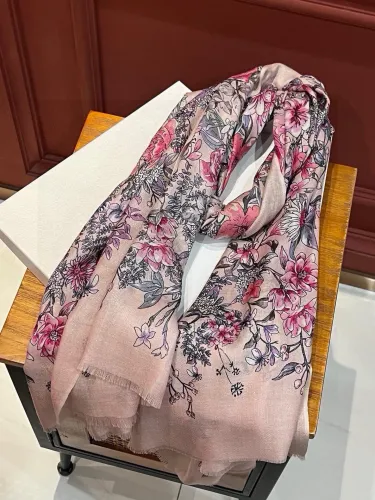 Dior Fashion Floral Fragrance Shines Light Cashmere Scarf Size: 100 * 200 CM