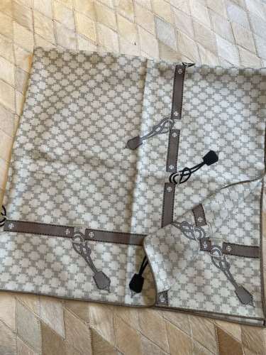 Chanel New Classic Letter Double Sided Printed Velvet Square Towel Size: 110 * 110 CM