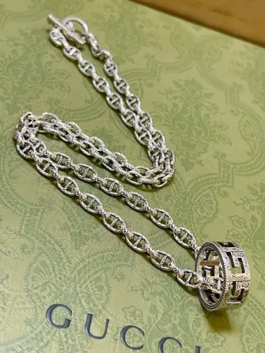 Gucci Unisex Classic Retro Double G Silver Necklace