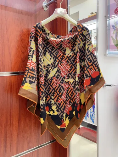 Fendi Classic FF Polka Flower Cashmere Square Towel Size: 140 * 140 CM