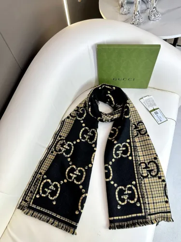 Gucci Classic GG Pattern Jacquard Wool Scarf Size: 47x180 CM