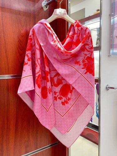 Gucci Classic Double G Flower Jacquard Cashmere Shawl Square Towel Size: 140 * 140 CM