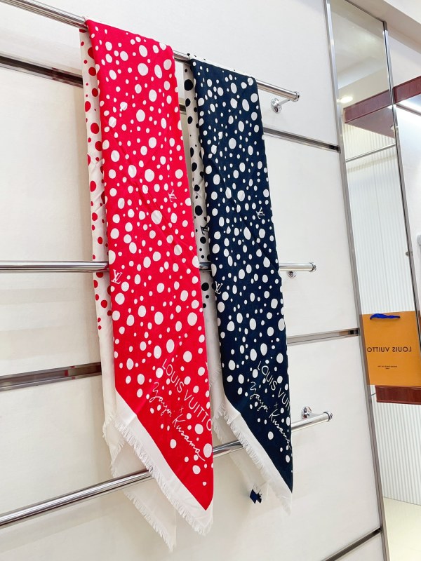 Louis Vuitton New Fashion Color Wave Dot Jacquard Silk Wool Shawl Size: 140 * 140 CM