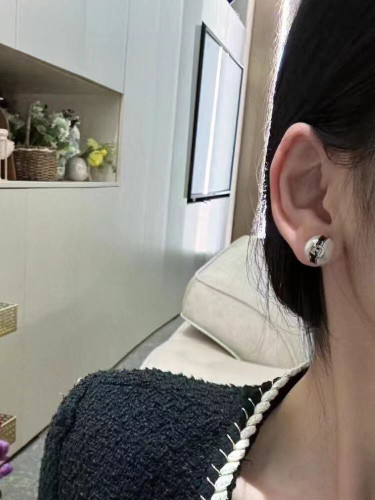 Chanel New Fashion Pearl Stripe No.5 Earnail