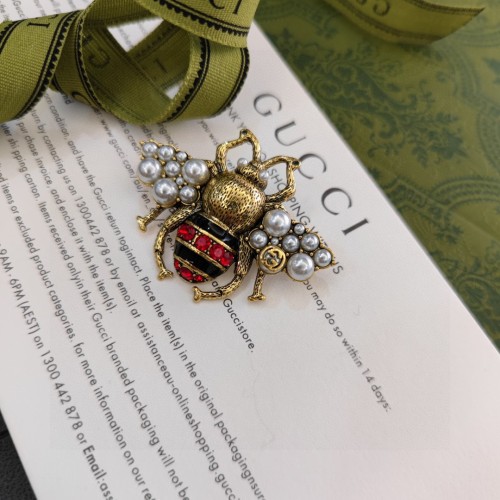 Gucci Fashion New Inlaid Pearl Bee Brooch