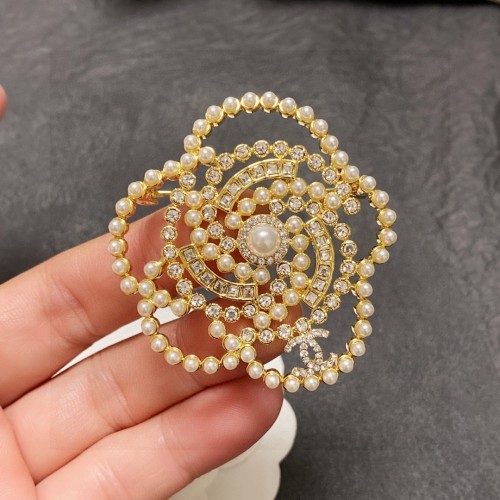 Chanel New Fashion Pearl Brooch
