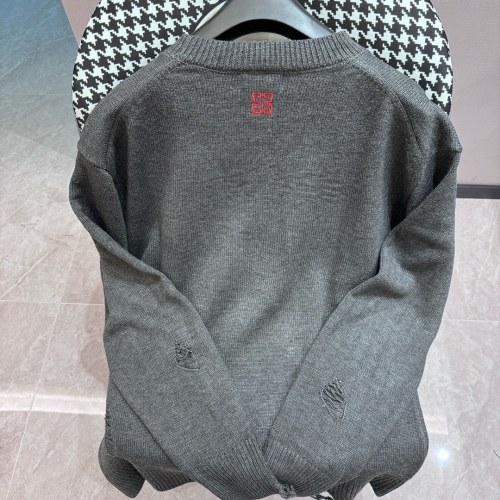 Givenchy Classic Towel Embroidered Logo Round Neck Knitted Sweatshirt