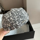 Burberry Retro Versatile Duck Tongue Forward Hat Painter Hat 57CM