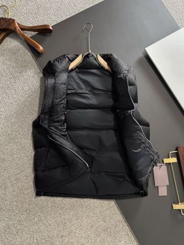 Dior Classic Versatile Logo Jacquard Dark Pattern Down Vest