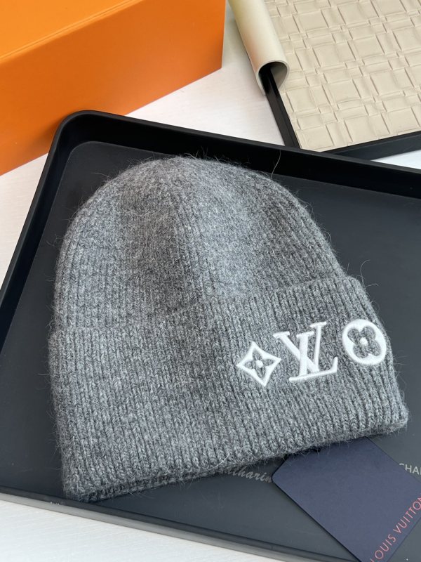 Louis Vuitton New Versatile Unisex Embroidered Logo Wool Knitted Hat