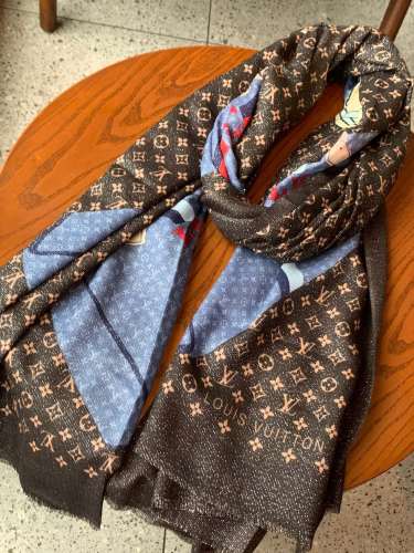 Louis Vuitton New Classic Logo Jacquard Cashmere Long Scarf Size: 110 × 200 CM