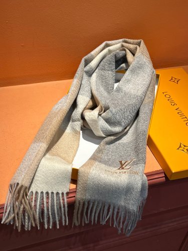 Louis Vuitton New Classic Couple Cashmere Scarf Size: 32 * 180 CM