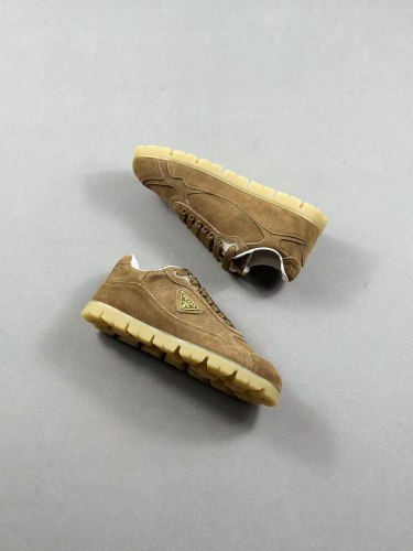 Prada Classic Casual Sneakers Women Fashion Imitation OX-Tendon Sole Antiskid Shoes Brown