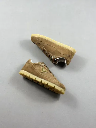 Prada Classic Casual Sneakers Women Fashion Imitation OX-Tendon Sole Antiskid Shoes Brown
