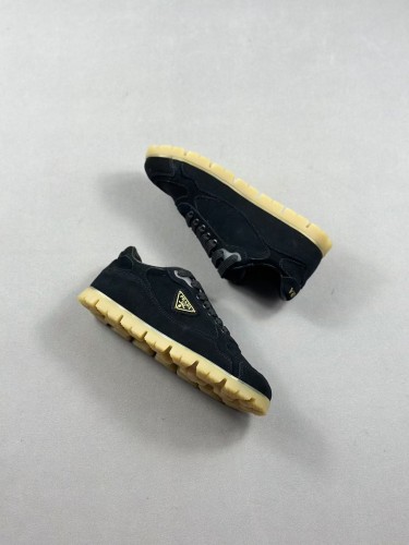 Prada Classic Casual Sneakers Women Fashion Imitation OX-Tendon Sole Antiskid Shoes Black