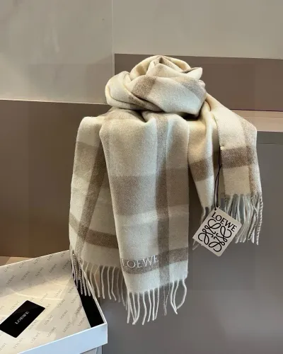 Loewe Classic Couple Logo Embroidered Cashmere Checkered Tassel Scarf Size: 30 * 180 CM