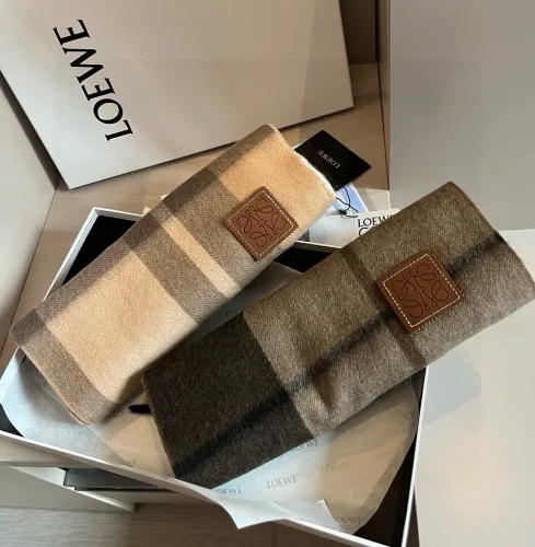 Loewe Classic Couple Versatile Cashmere Checkered Tassel Scarf Size: 30 * 180 CM