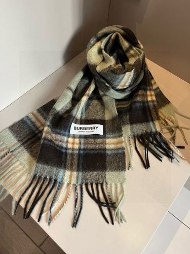 Burberry New Classic Checkered Cashmere Scarf Size: 30 * 180 CM