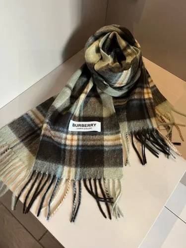 Burberry New Classic Checkered Cashmere Scarf Size: 30 * 180 CM