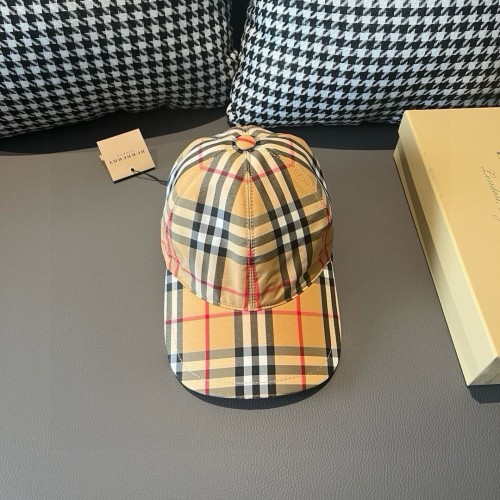 Burberry Classic Checkered Baseball Hat Couple Casual Duck Tongue Hat