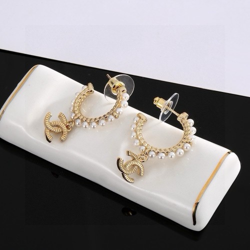 Chanel New Fashion Elegant Pearl Earnail Earrings