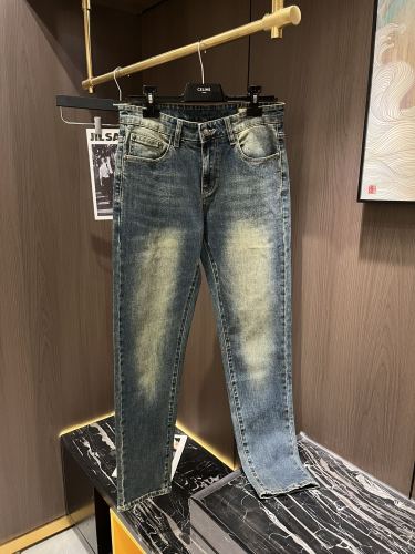 Burberry New Classic Men's War Horse Casual Jeans