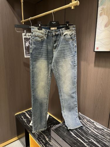 Burberry New Classic Men's Checkered War Horse Casual Jeans