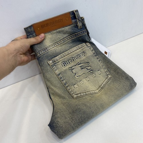 Burberry New Classic Logo Warrior Horse Denim Washed Jeans