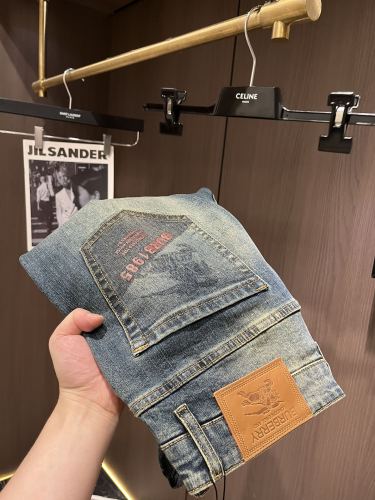 Burberry New Classic Men's War Horse Casual Jeans