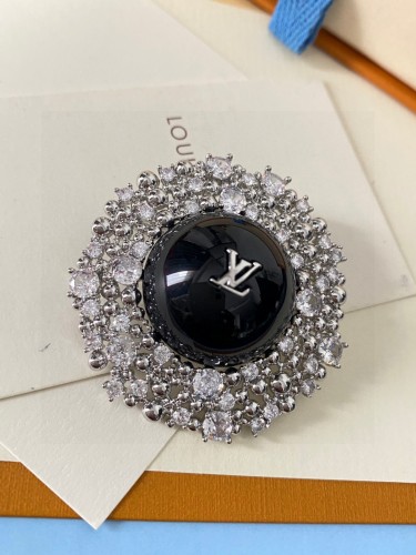 Louis Vuitton New Fashion Versatile Brooch