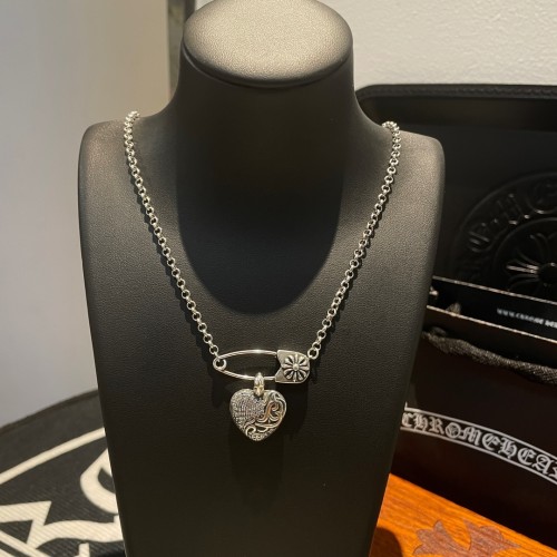Chrome Hearts Classic Retro Heart Shaped Vine Flower Pin Pendant